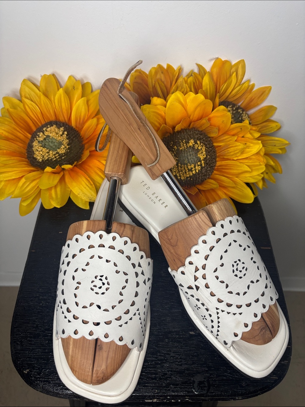 Ted Baker Clovei Womens White Sandals Size 38
